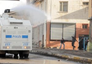 Polise saldıranlar yargı önünde